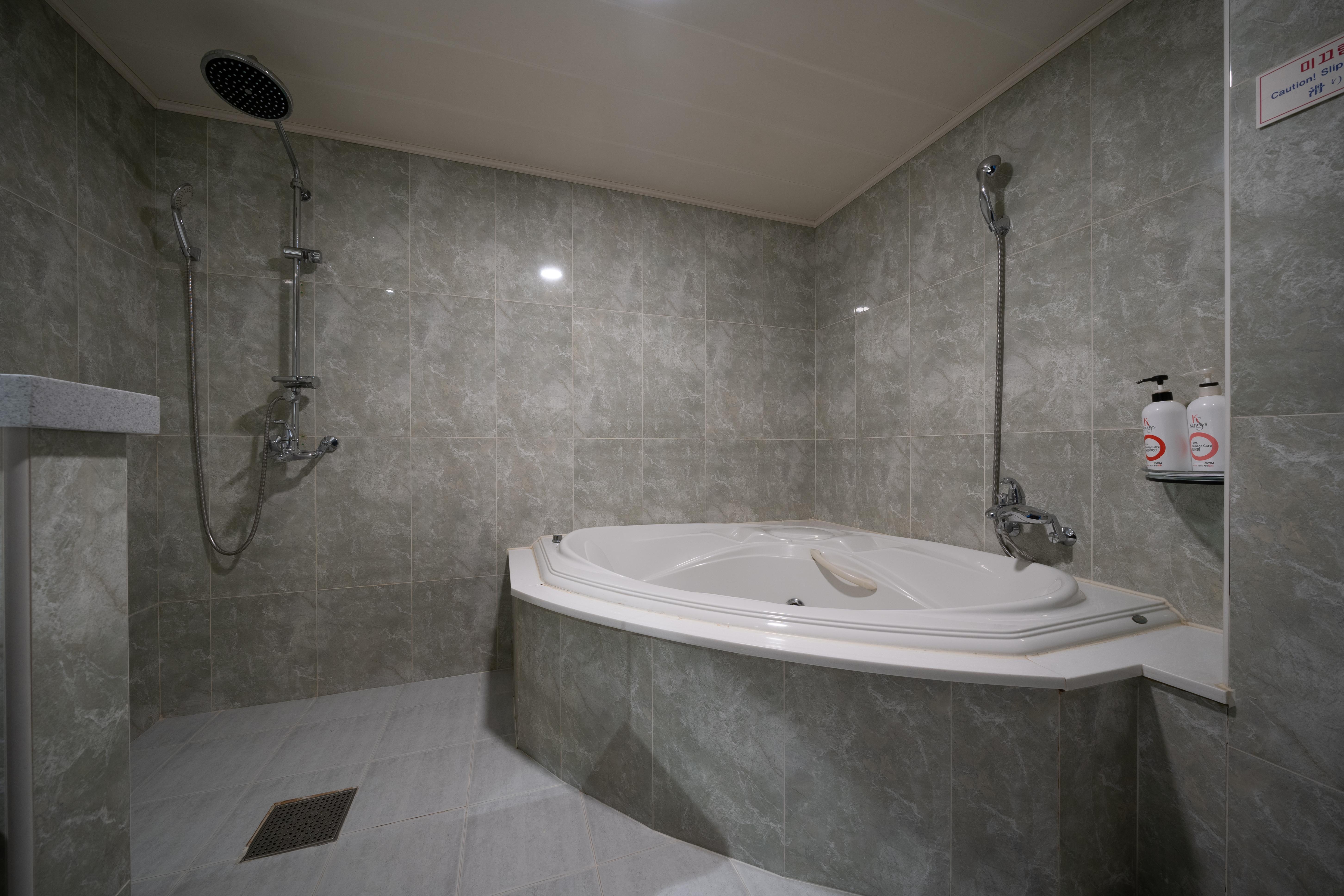 Amour Hotel Suwon Eksteriør bilde