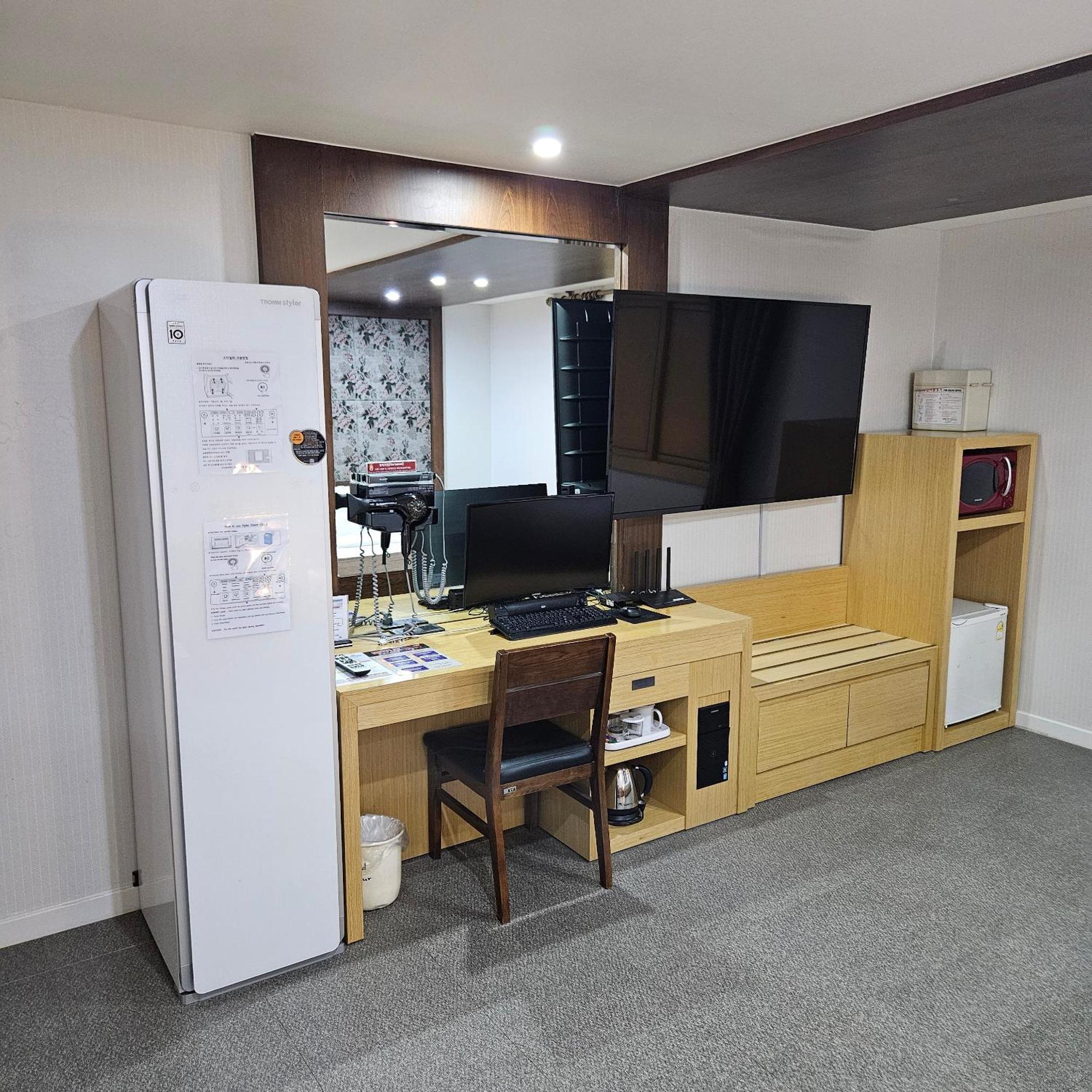 Amour Hotel Suwon Eksteriør bilde