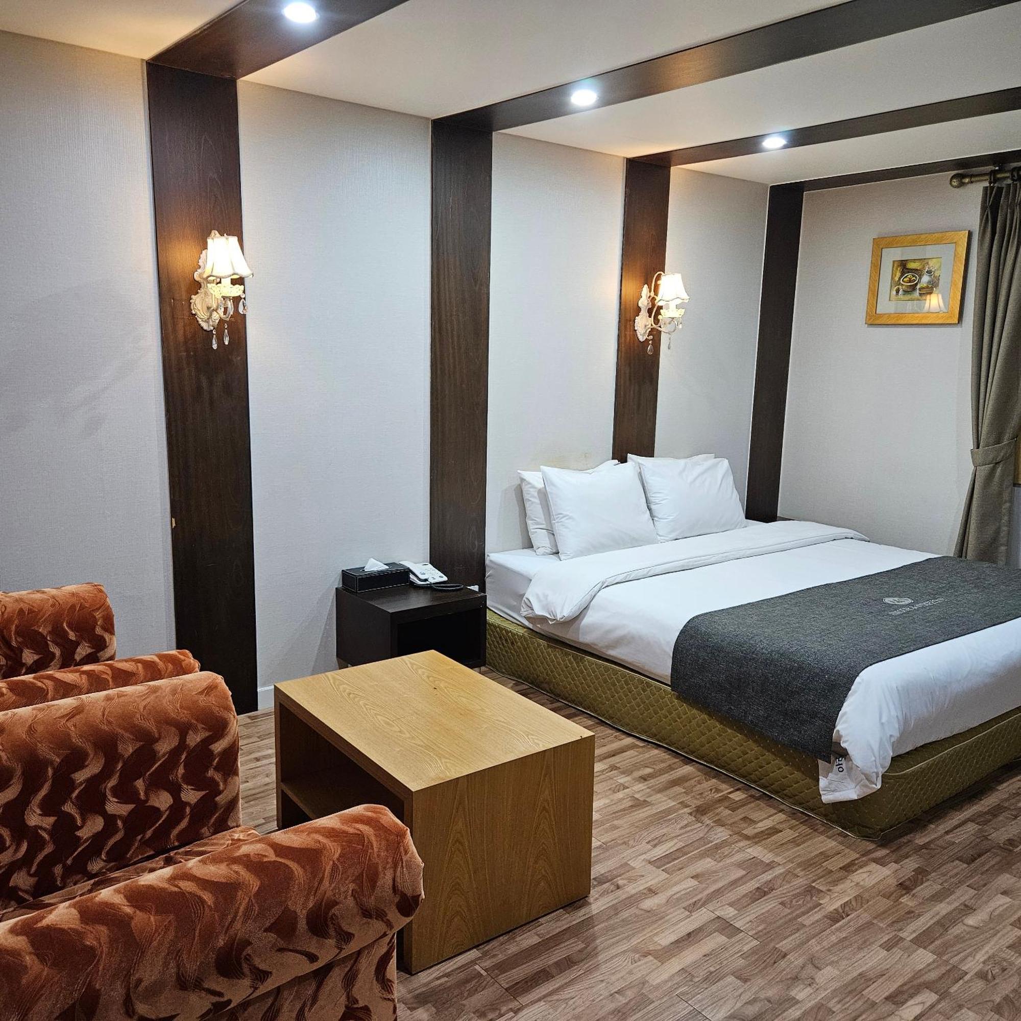 Amour Hotel Suwon Eksteriør bilde