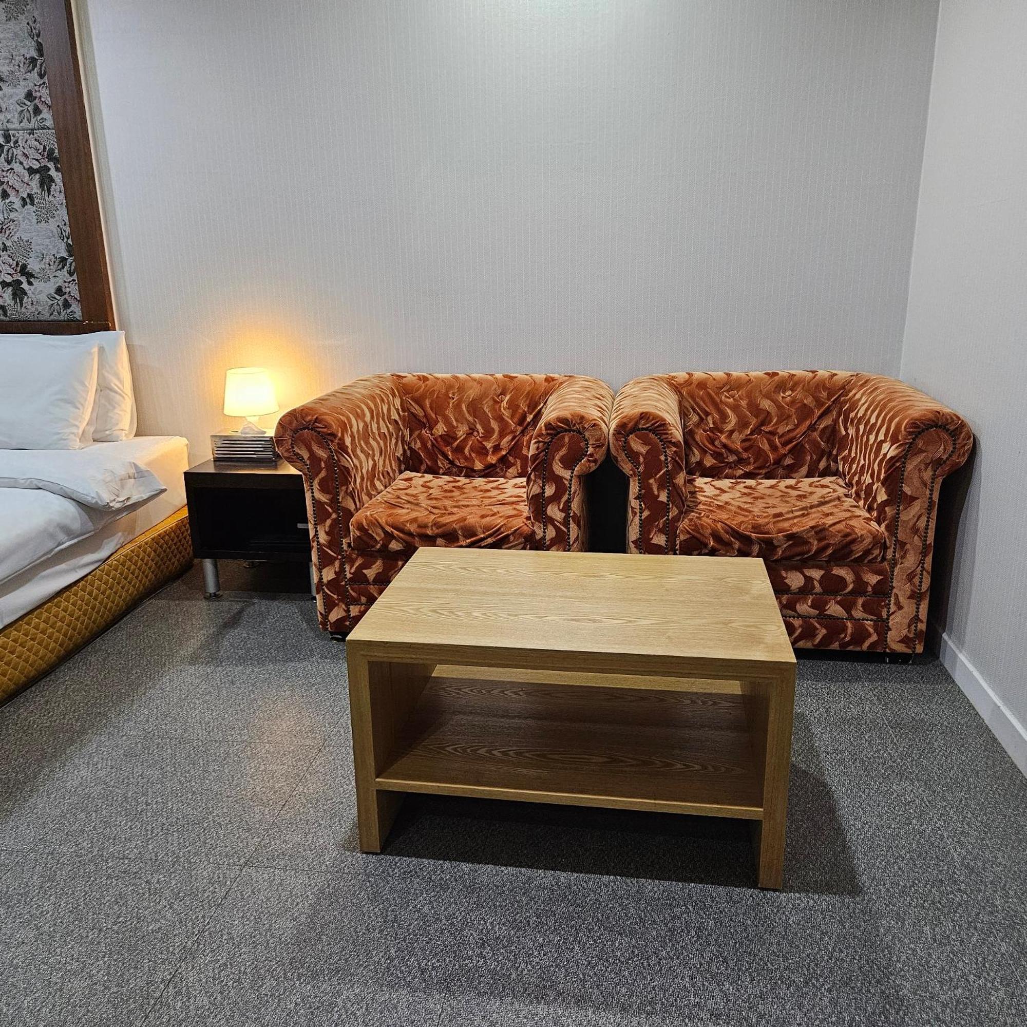 Amour Hotel Suwon Eksteriør bilde