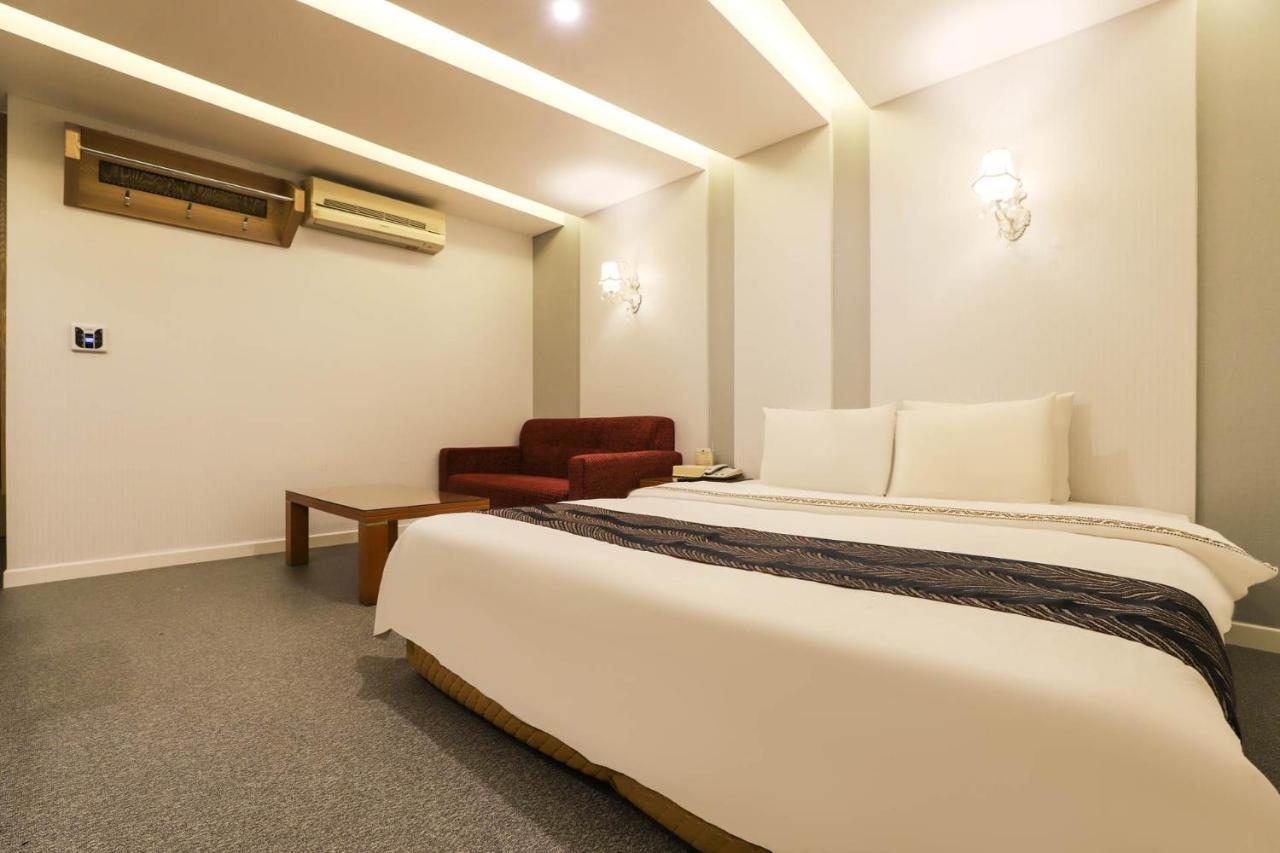 Amour Hotel Suwon Eksteriør bilde