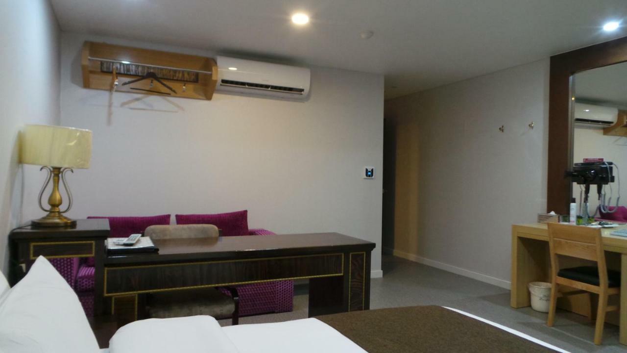 Amour Hotel Suwon Eksteriør bilde