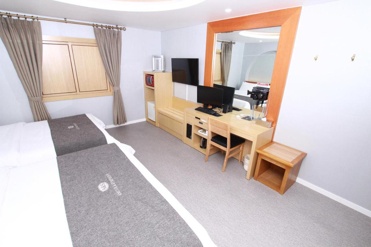Amour Hotel Suwon Eksteriør bilde
